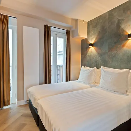 Midtown Triple أمستردام