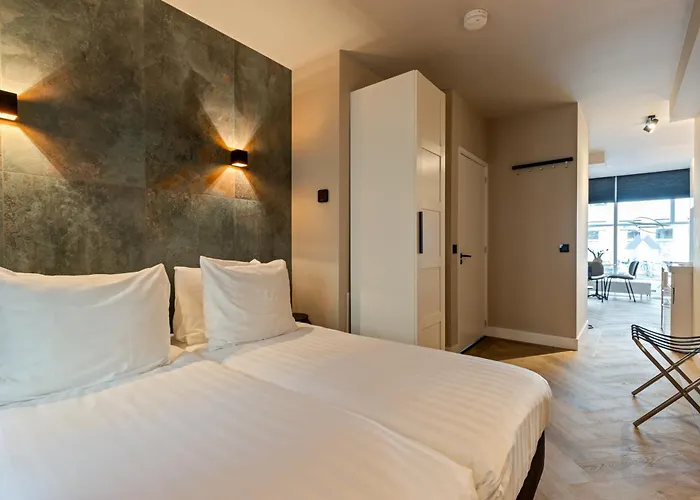 Midtown Triple Hotell 3*