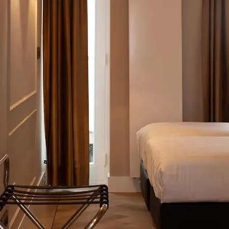 Midtown Triple Hotel